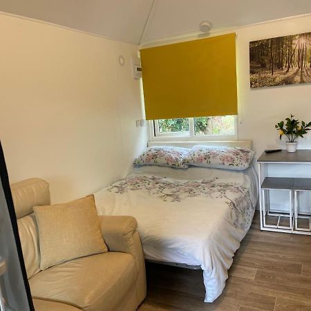 The Little Nest Beach Sole Use Accommodation Near To Bath 威克 外观 照片